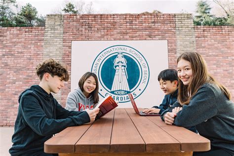 Our curricular design, commitment to applied learning, and co-curricular activities create opportunities for students to connect to their learning, transfer knowledge and skills, and engage with their community. . Yongsan international school